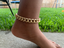 Load image into Gallery viewer, Gold Tone Chunky Chain Anklet
